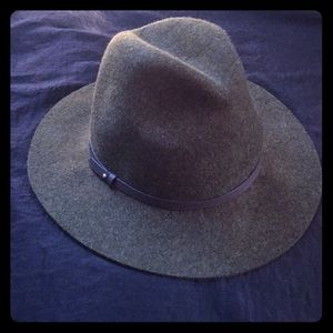 Banana Republic dark forest green brimmed hat